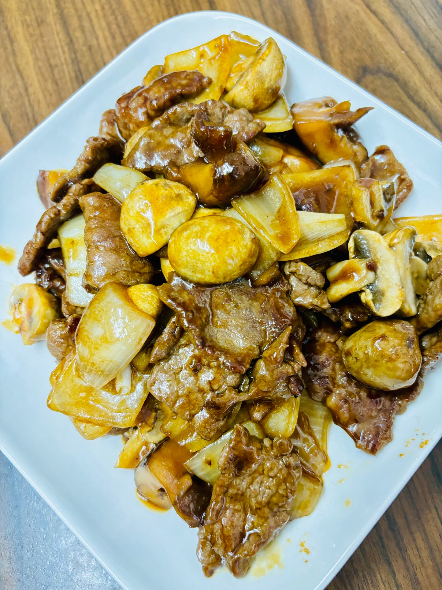 Pan Fried Beef With 3 Kinds of Mushrooms