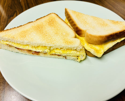 Fried Egg & Bacon Sandwich (Western food available daily until 3pm)